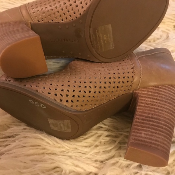 πππSOLDπππNEW Lucky Brand Livey Booties - Picture 6 of 6